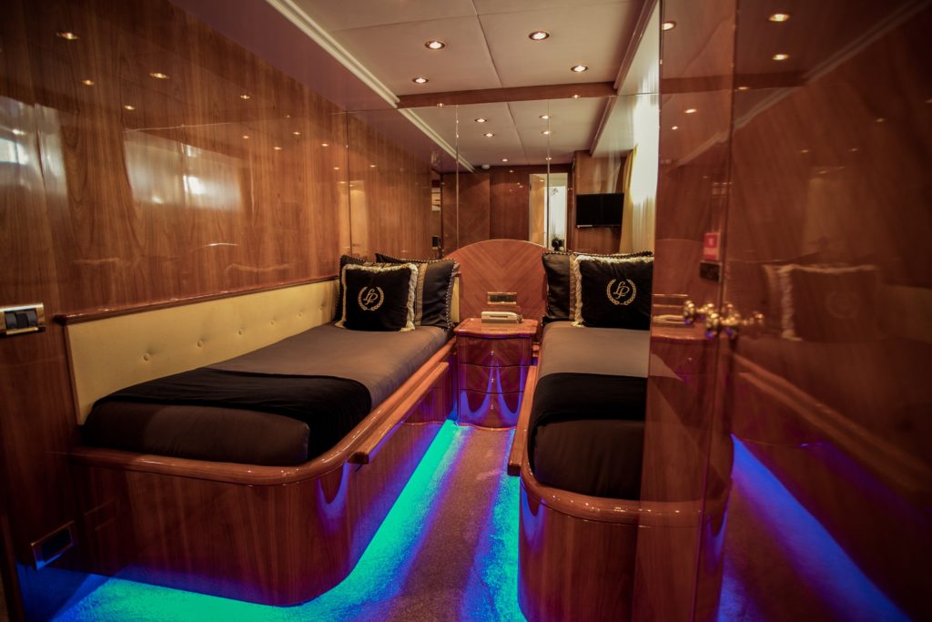 YOTSPACE - Superyacht Voyages - Lady Pamela - Port Twin