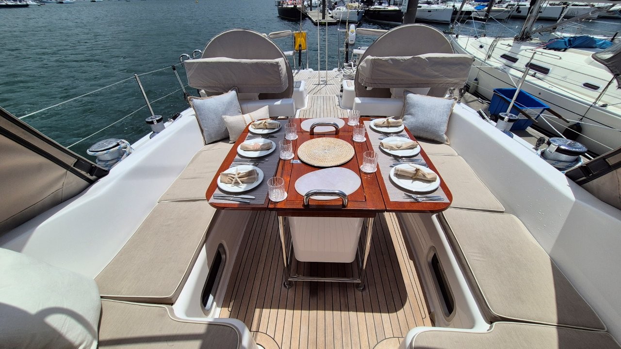 Whitsundays sailing charter - Pegasus YOTSPACE