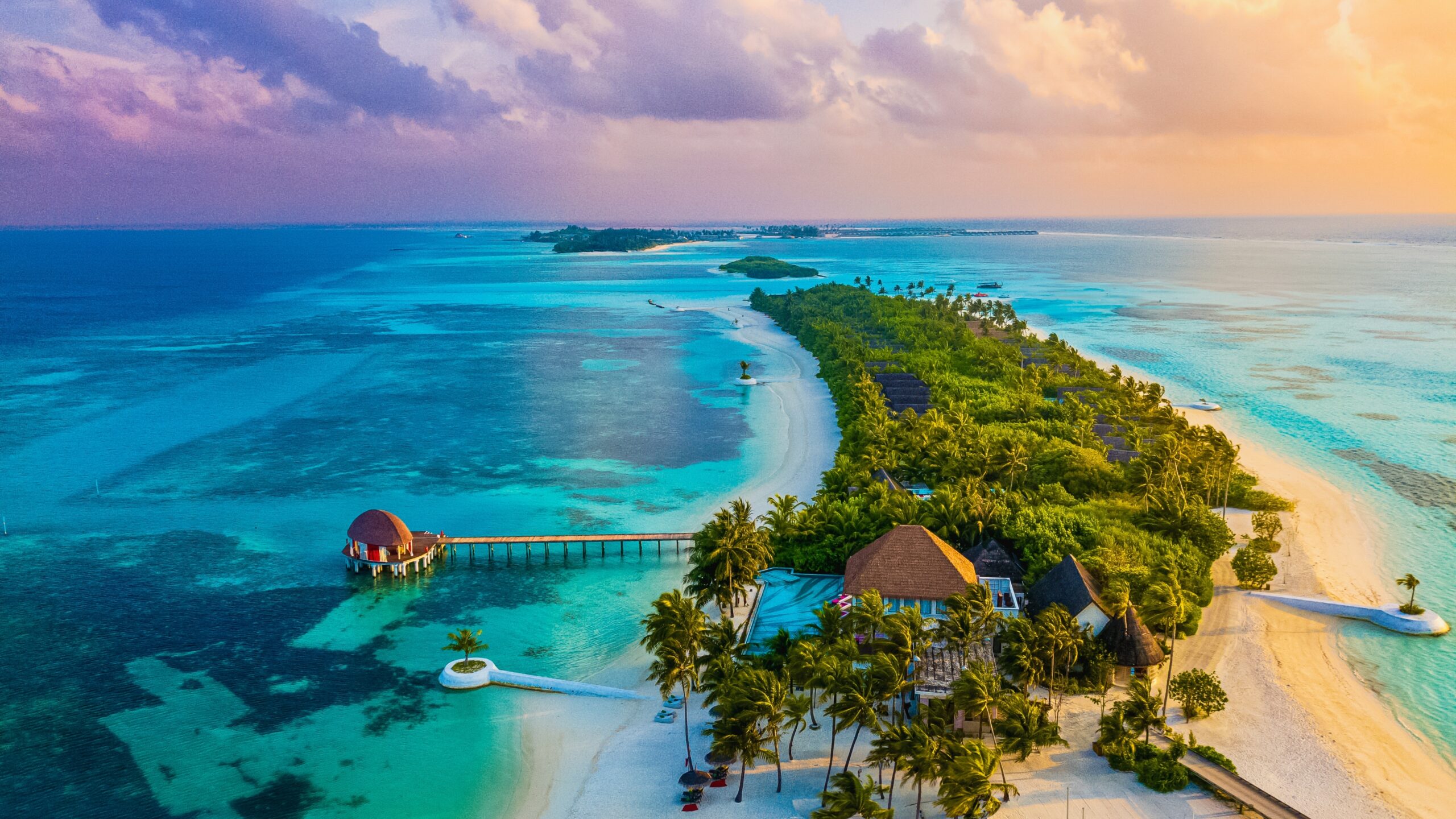 Tropical,Paradise,Aerial,View,Of,A,Luxury,Island,Resort,In