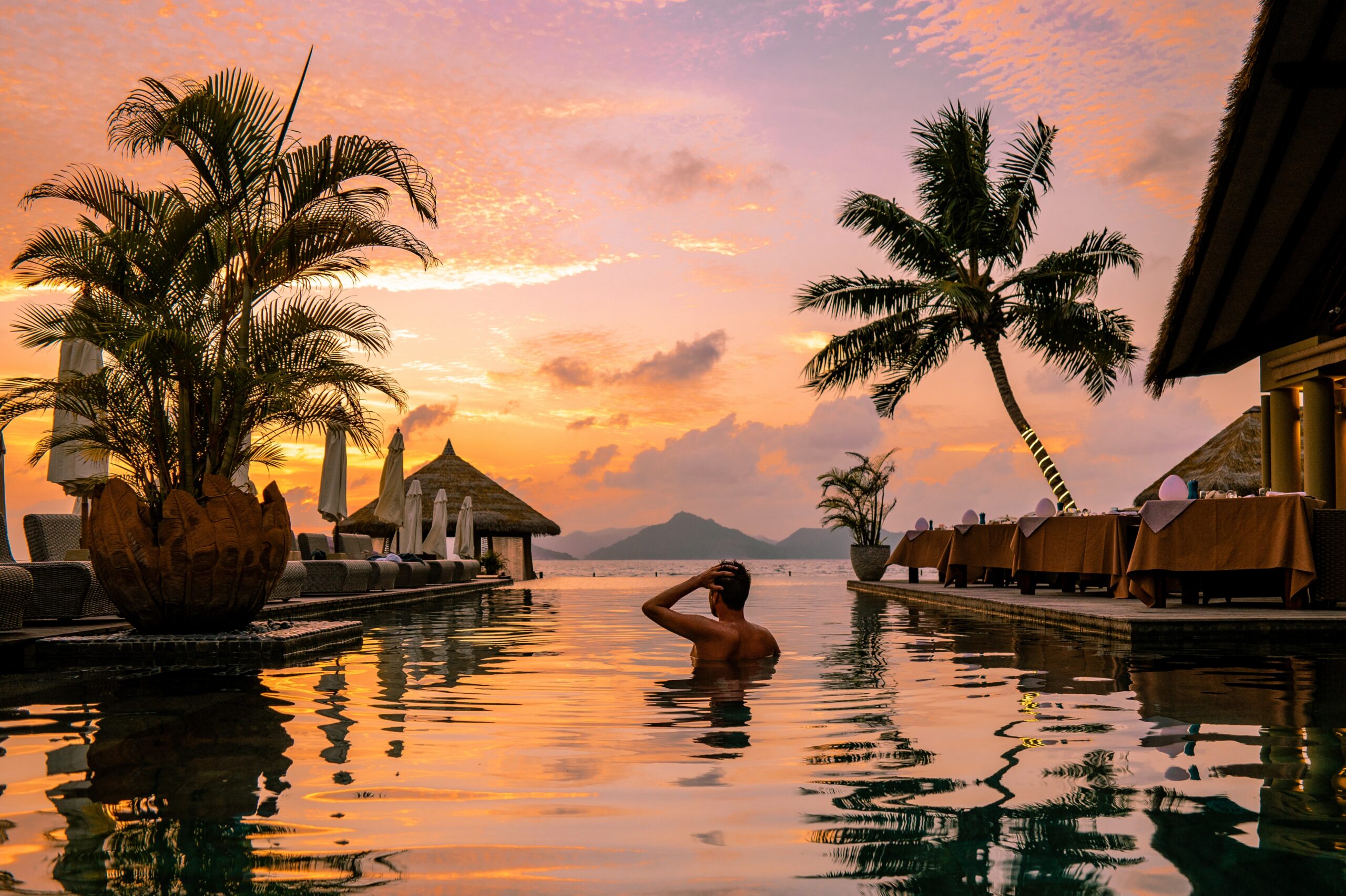 Luxury,Swimming,Pool,In,Tropical,Resort,,Relaxing,Holidays,In,Seychelles