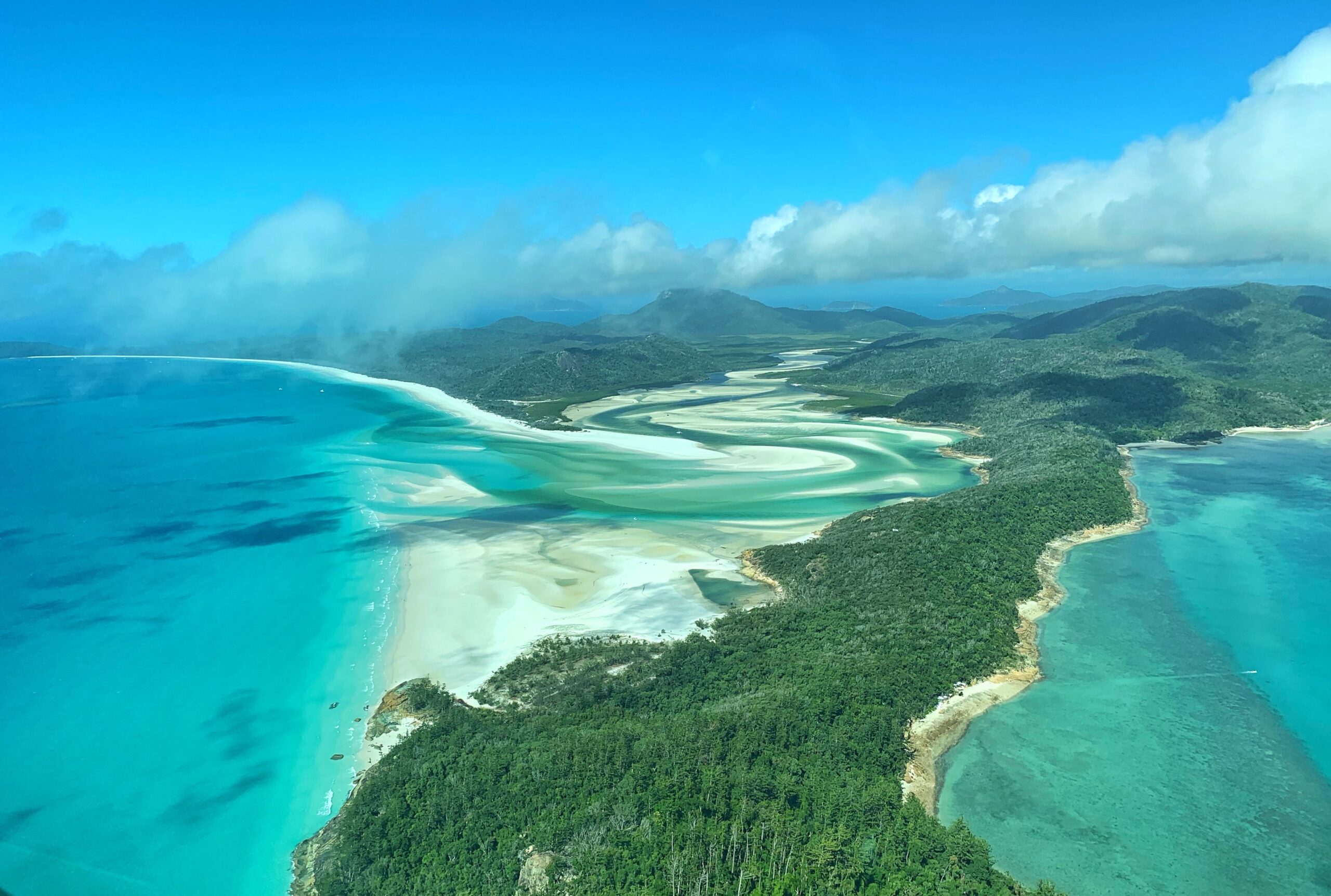 A,Breathtaking,View,Of,The,Sea,And,Mountains,In,Whitsunday