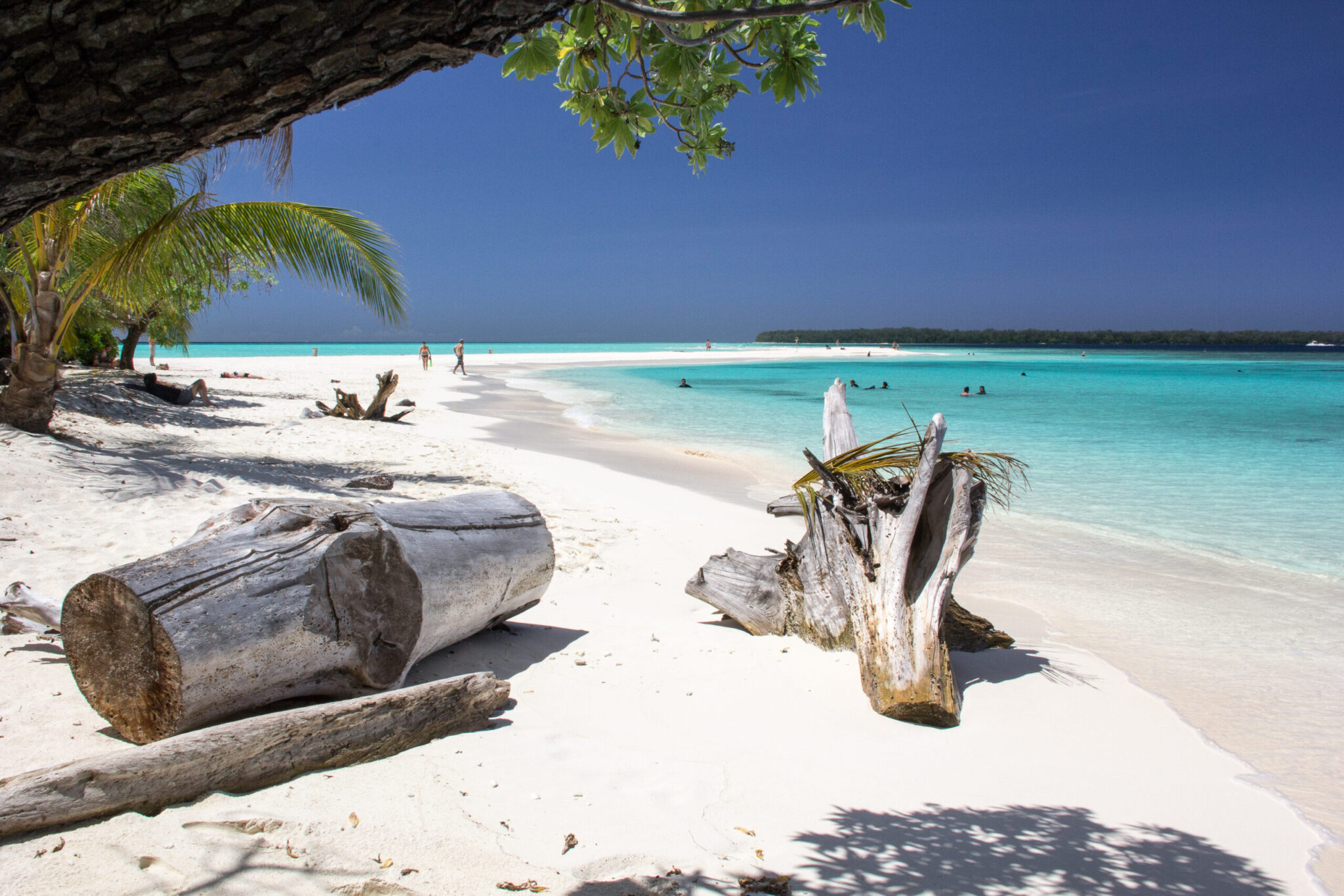 Beautiful,Pristine,Waters,And,White,Sand,Beach,In,Conflict,Islands