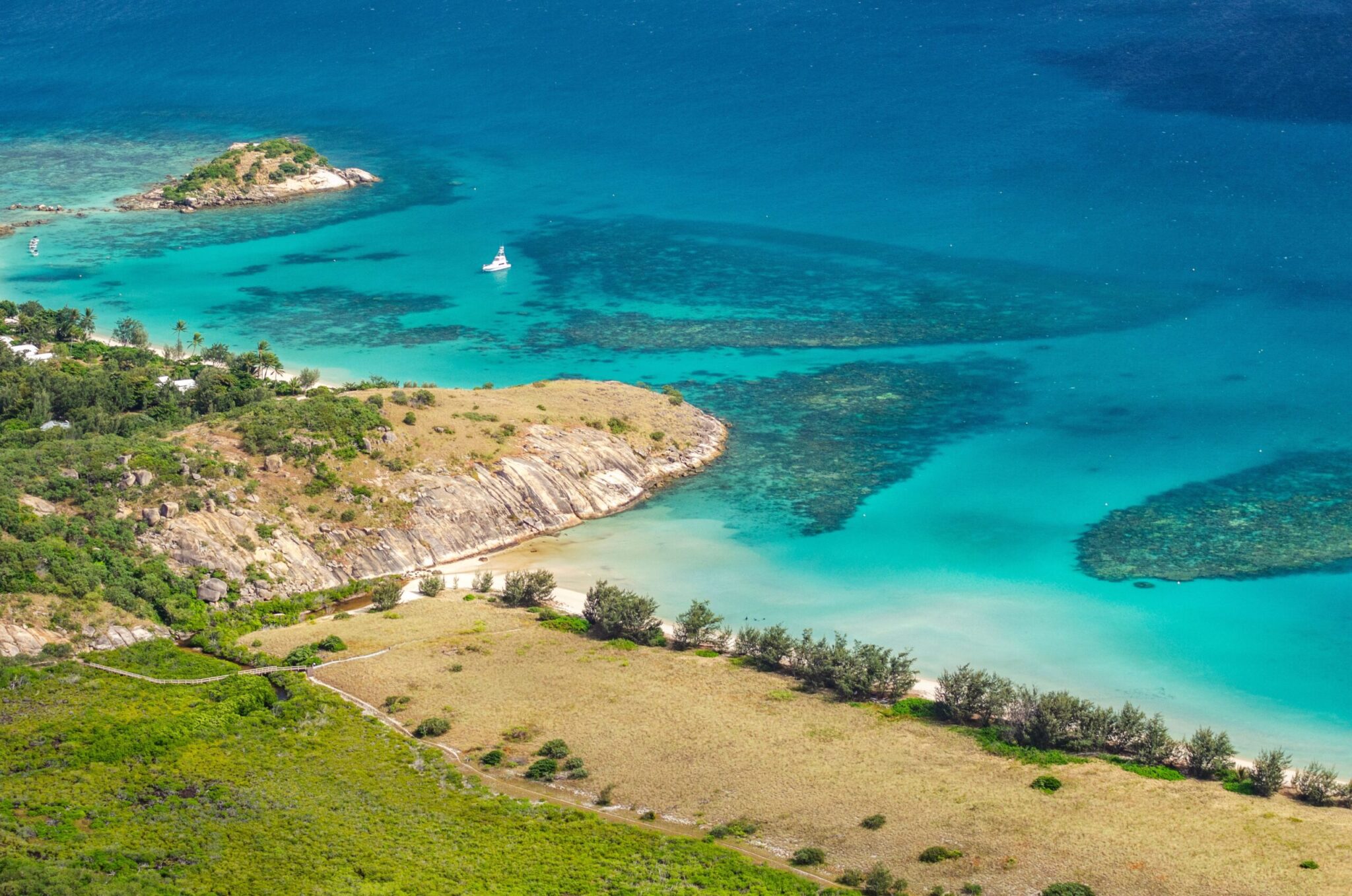 Spectacular,Aerial,View,Of,Coral,Reefs,From,Cooks,Look,On