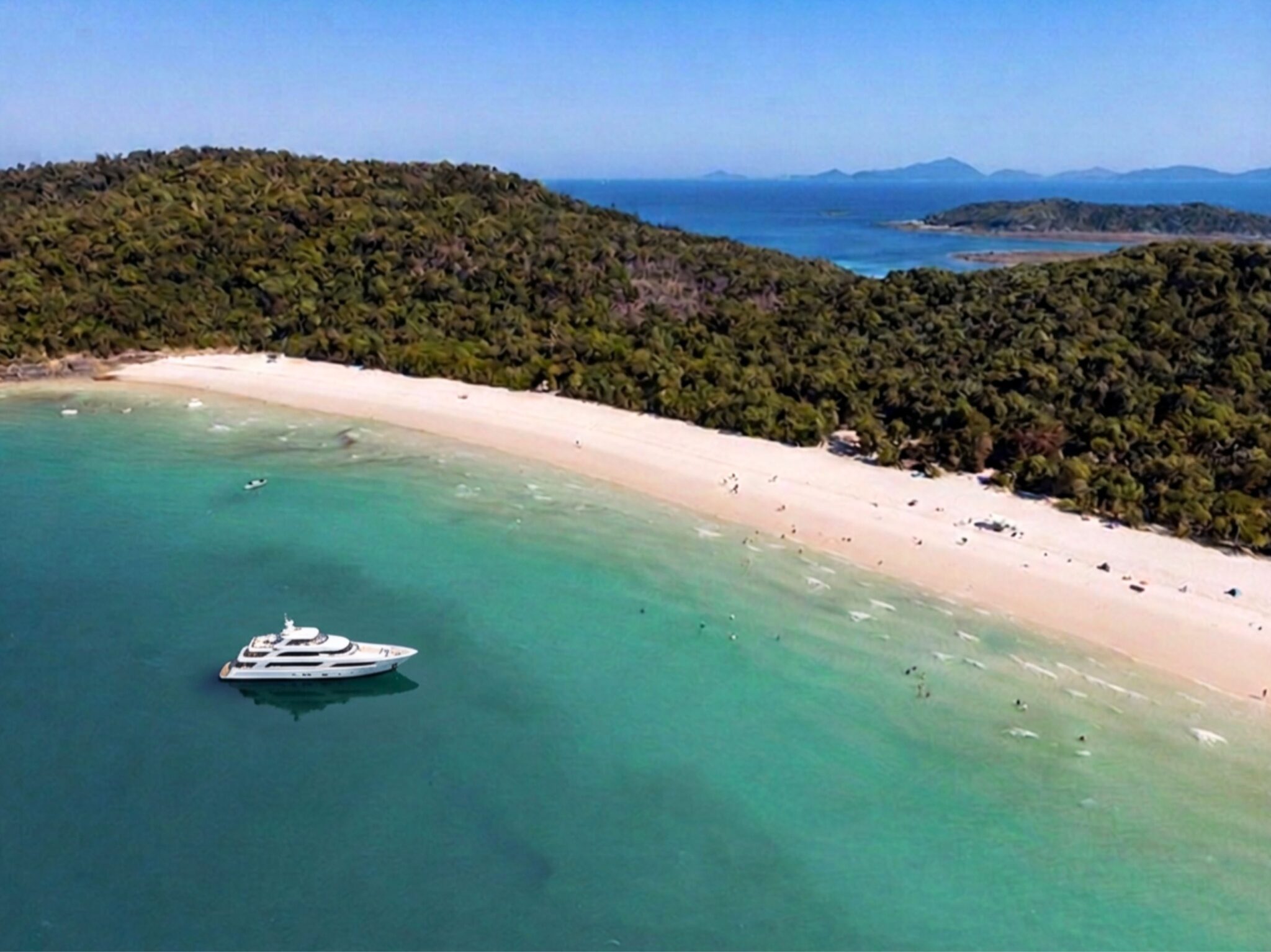 Whitehaven Beach Whitsundays Luxury Charter Yacht
