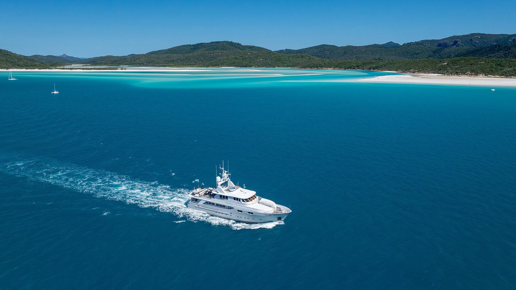 Whitsundays Luxury Yacht Charter Great Barrier Reef