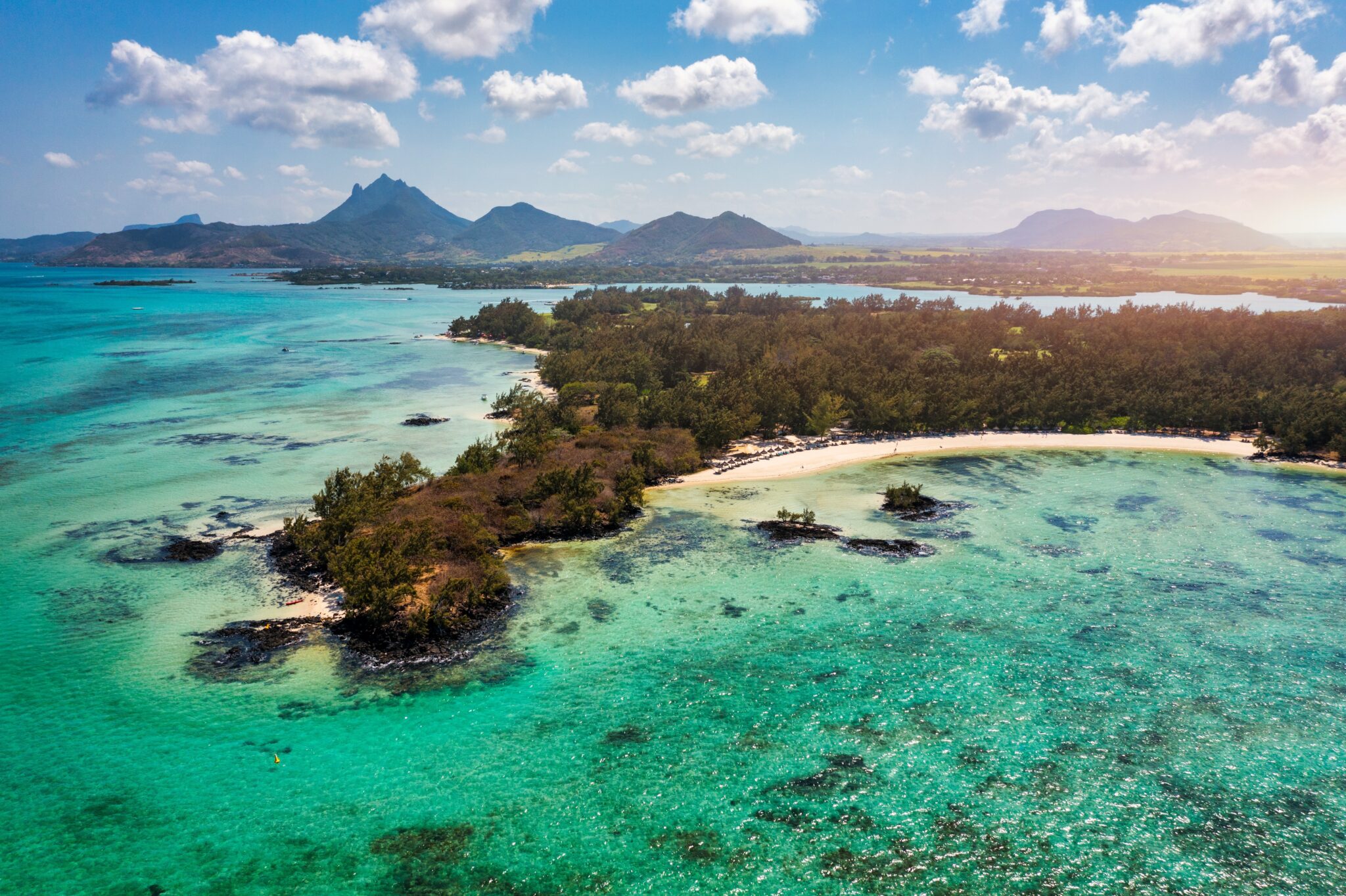 Ile,Aux,Cerfs,Island,With,Idyllic,Beach,Scene,,Aquamarine,Sea