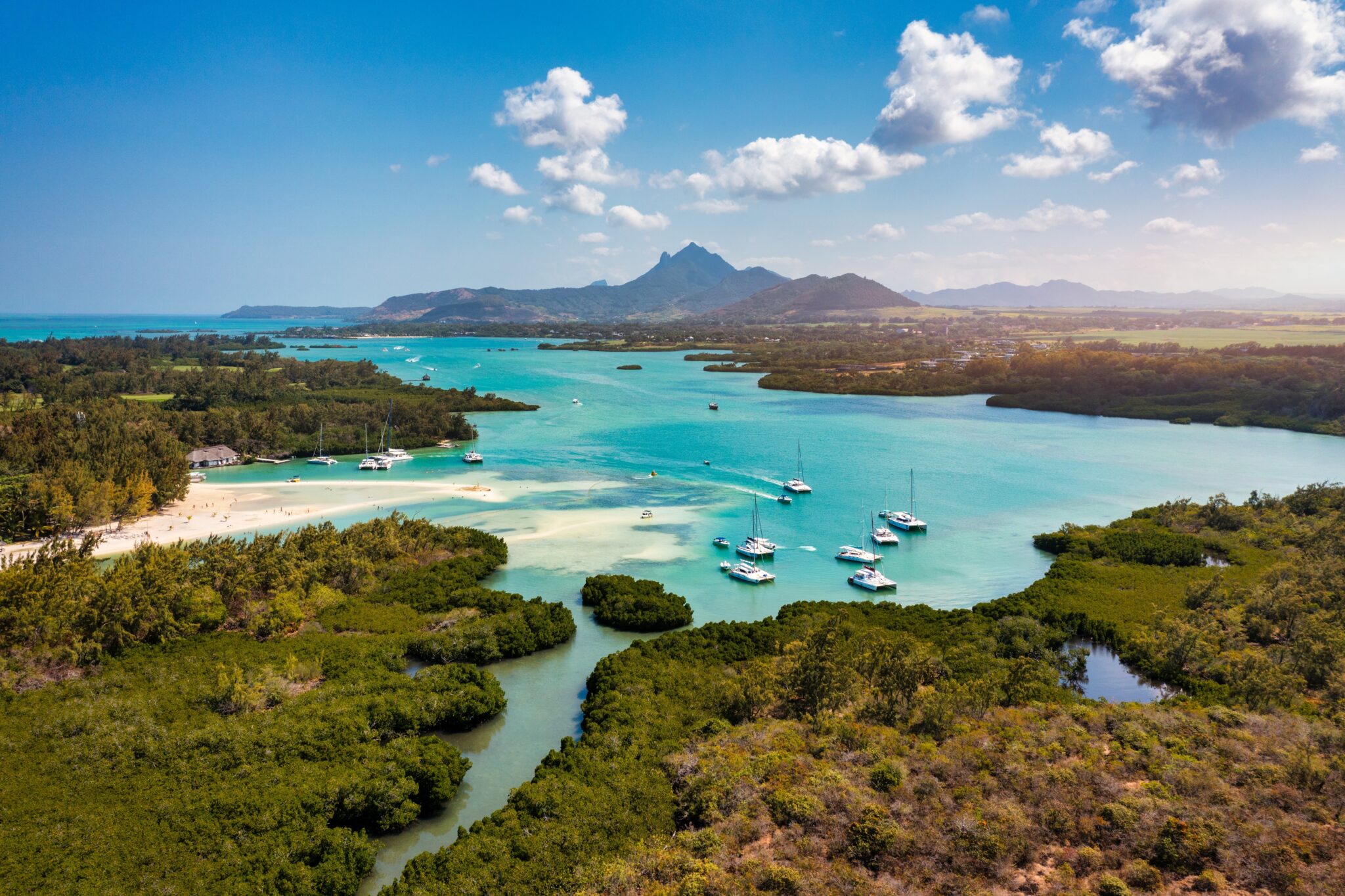Ile,Aux,Cerfs,Island,With,Idyllic,Beach,Scene,,Aquamarine,Sea
