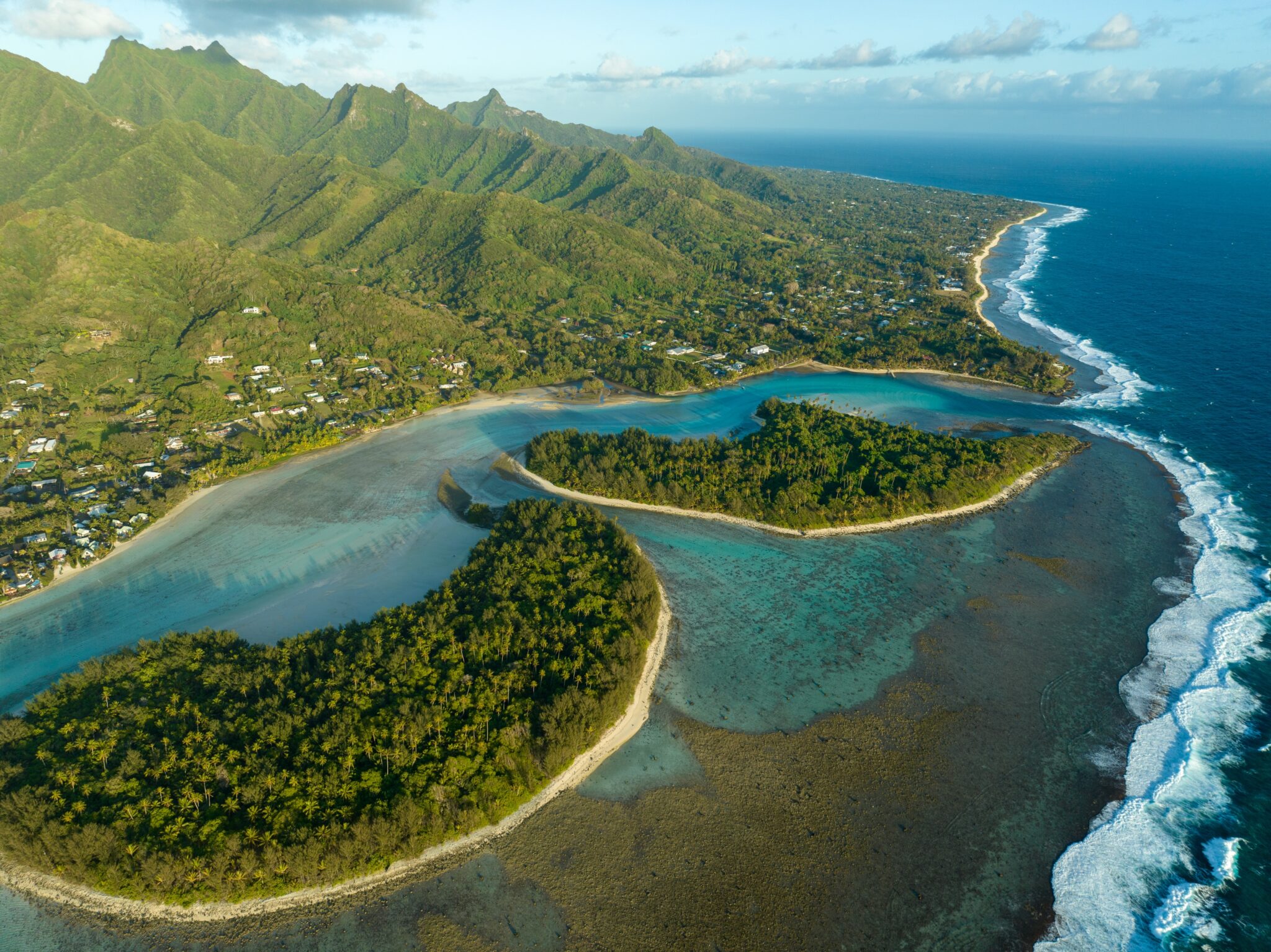 Motu,In,Muri,Lagoon,,Rarotonga,,Cook,Islands.,Taken,On,Sunrise