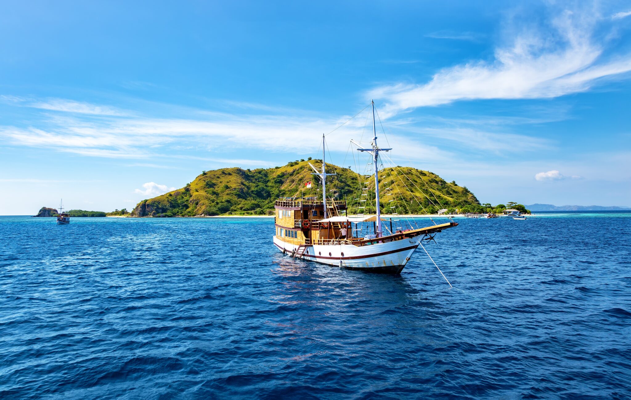 Phinisi,Boat,,Island,Kanawa,,Komodo,National,Park,,Flores,,Indonesia,,Southeast