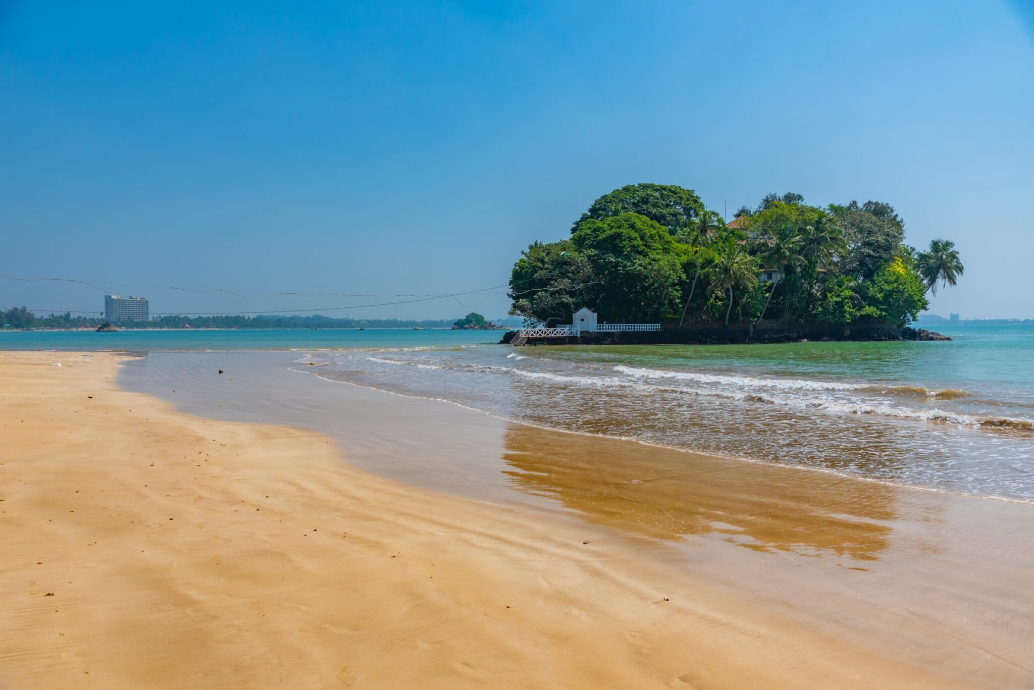 Taprobane,Island,And,Weligama,Beach,At,Sri,Lanka.
