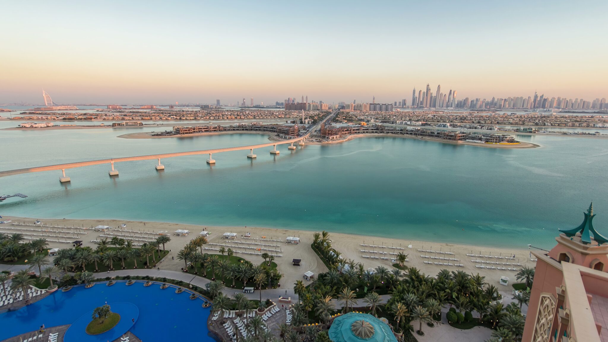 Jumeirah,Palm,Island,Aerial,After,Sunset,In,Dubai,,Uae.,Villas