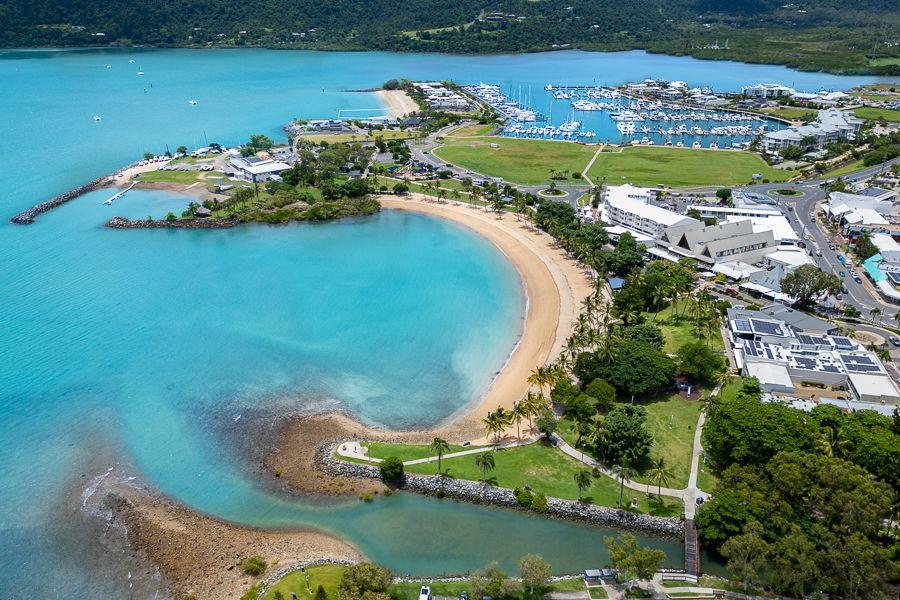 airlie beach