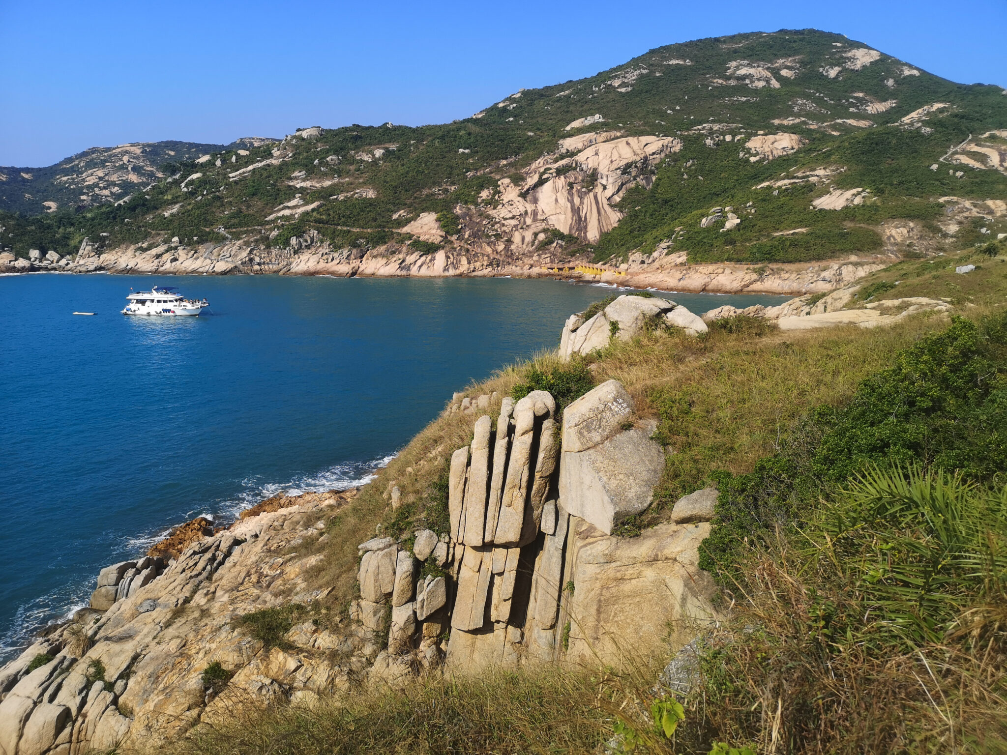 Scenic,Spots,,Beaches,And,Hiking,Trails,On,Po,Toi,Island,