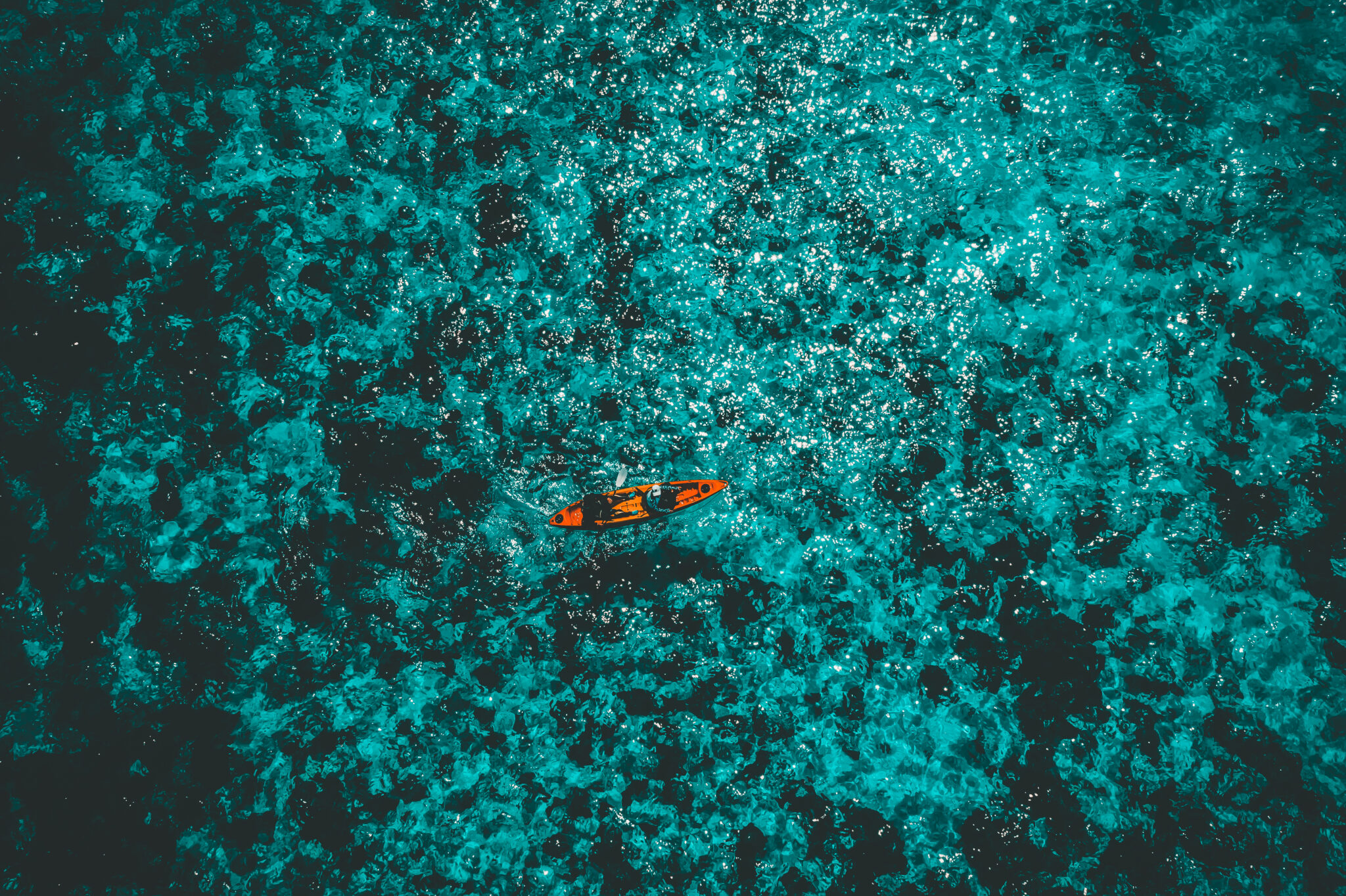 Aerial,View,Of,Tourists,Paddle,Kayak,In,Boulder,Island,Or