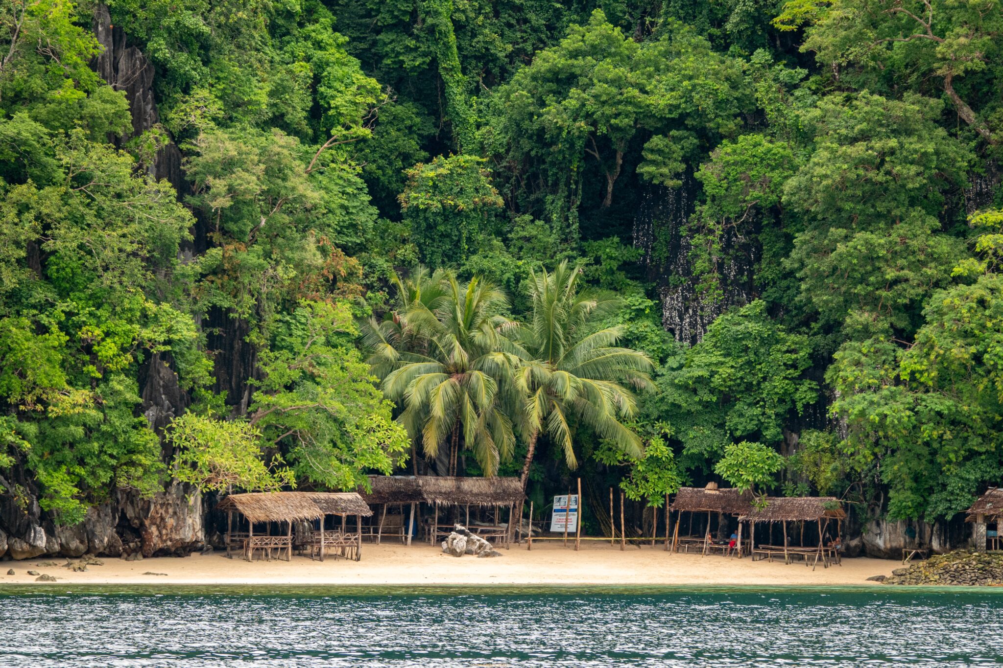 Pristine,Water,At,Coron,,Palawan,,Surrounded,By,Limestone,Cliffs