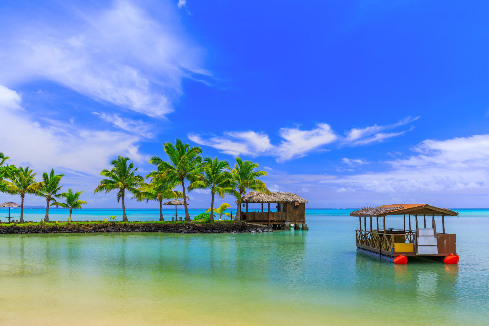 Apia,,Samoa.,Hut,And,Boat,By,The,Beach.