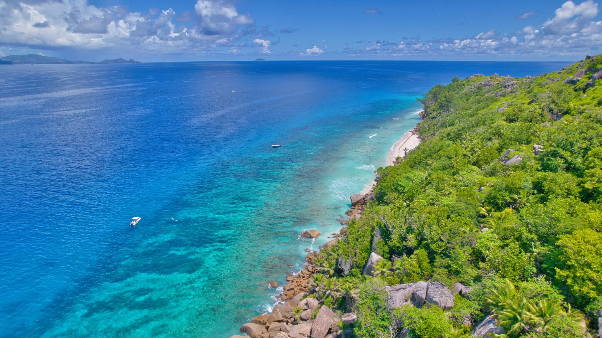 High-angle,Drone,View,Of,Little,Sister,Island,,Seychelles,,Showcasing,An