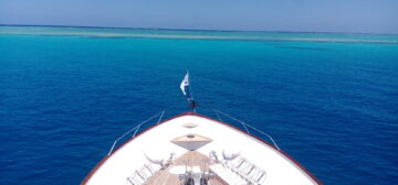 Best Superyacht Anchorages Whitsundays – Lindeman Group of Islands – YOTSPACE superyacht voyages