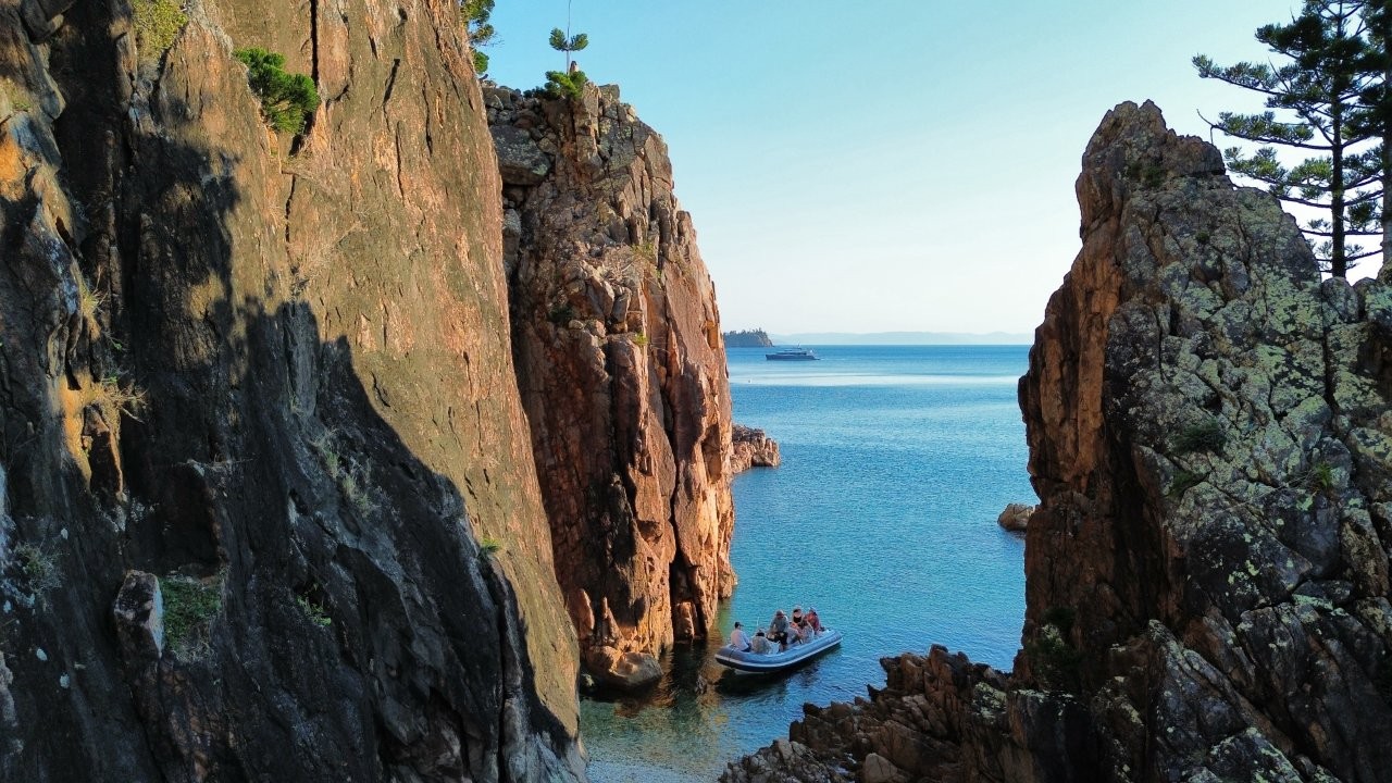 Whitsundays Luxury Yacht Charter and Anchorages