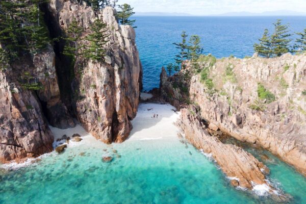 YOTSPACE superyacht voyages anchorage - Blue Pearl Bay, Hayman Island Whitsundays popular superyacht anchorage