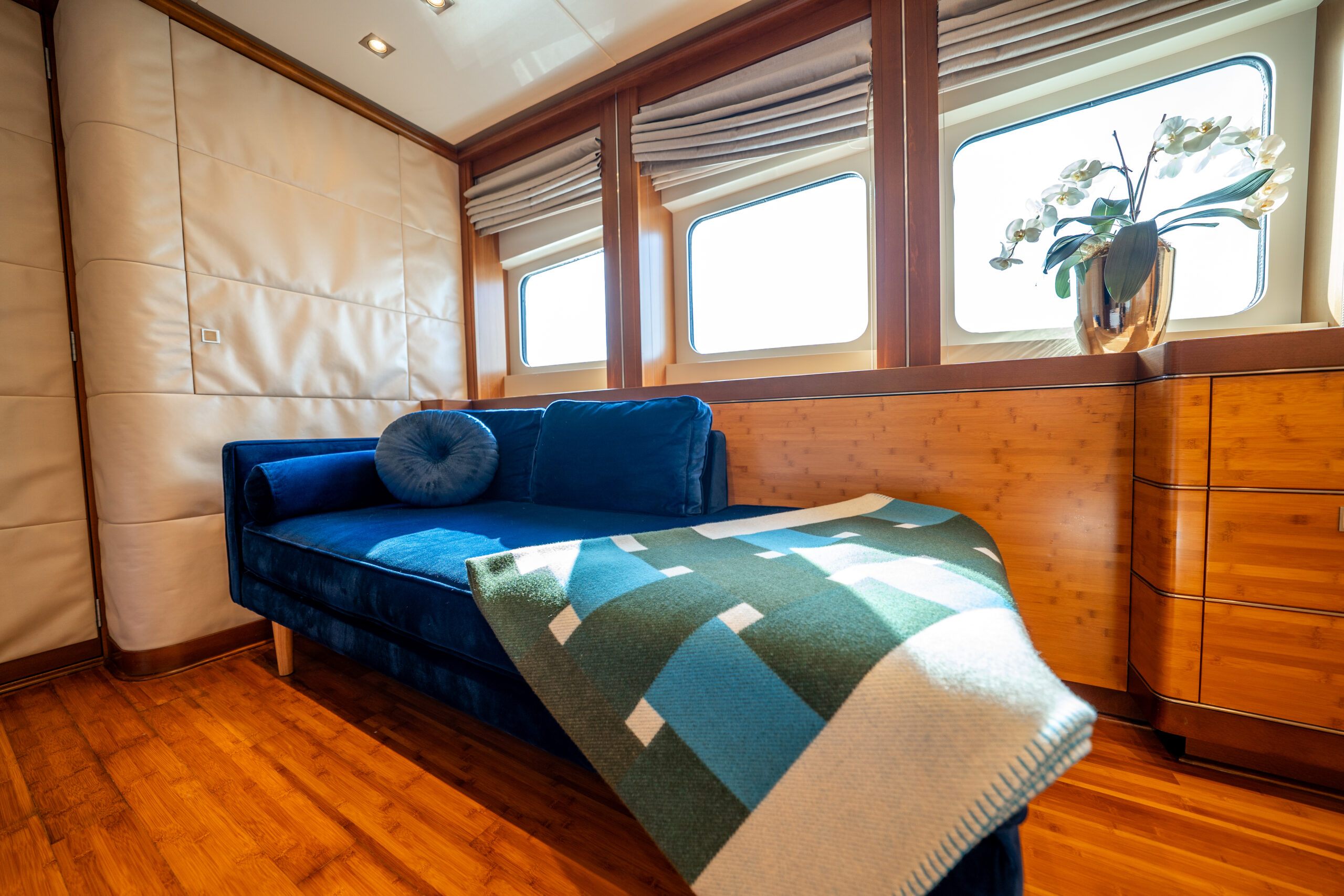 Superyacht Charters Whitsunday and Port Douglas | LUMIR