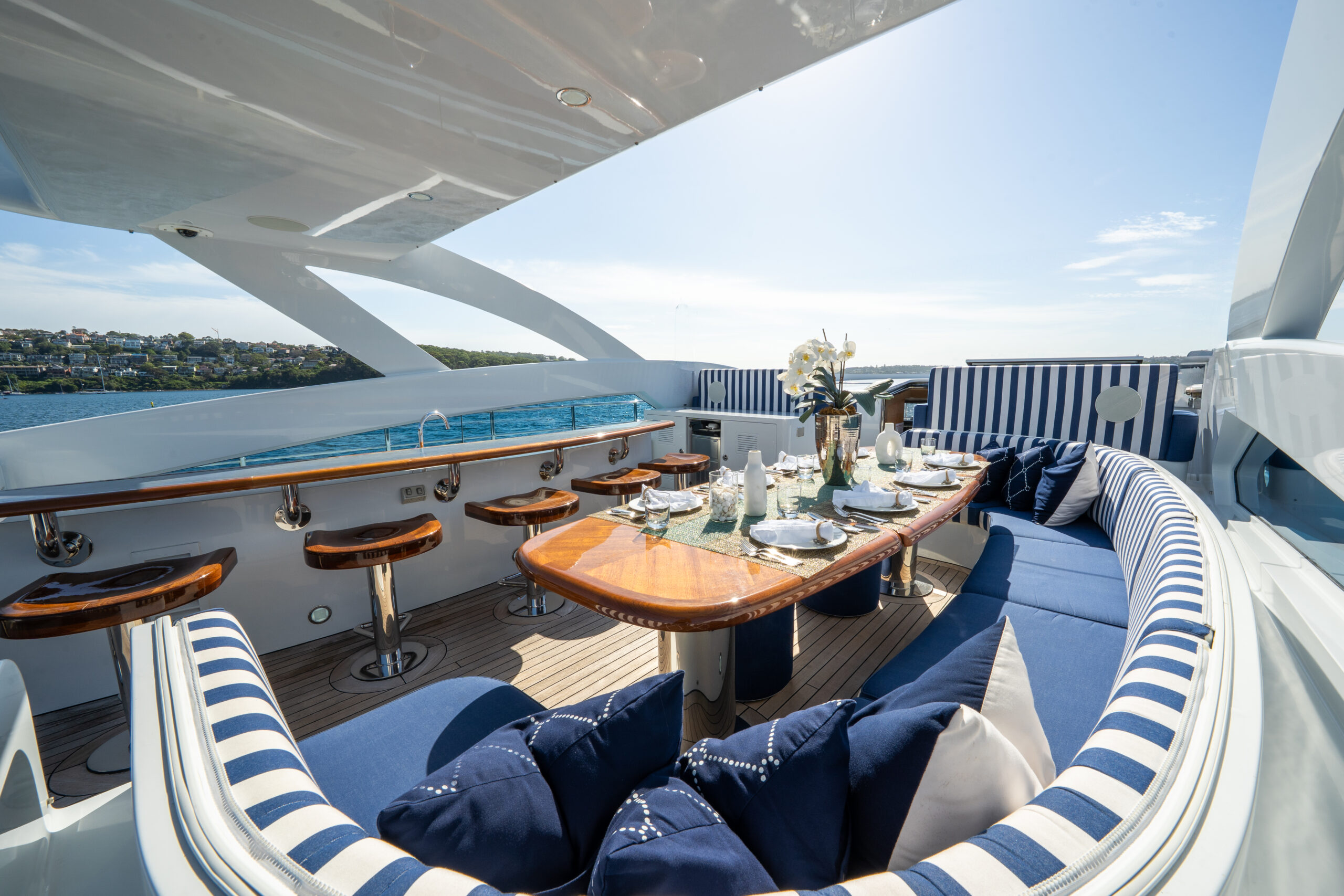 Superyacht Charters Whitsunday and Port Douglas | LUMIR