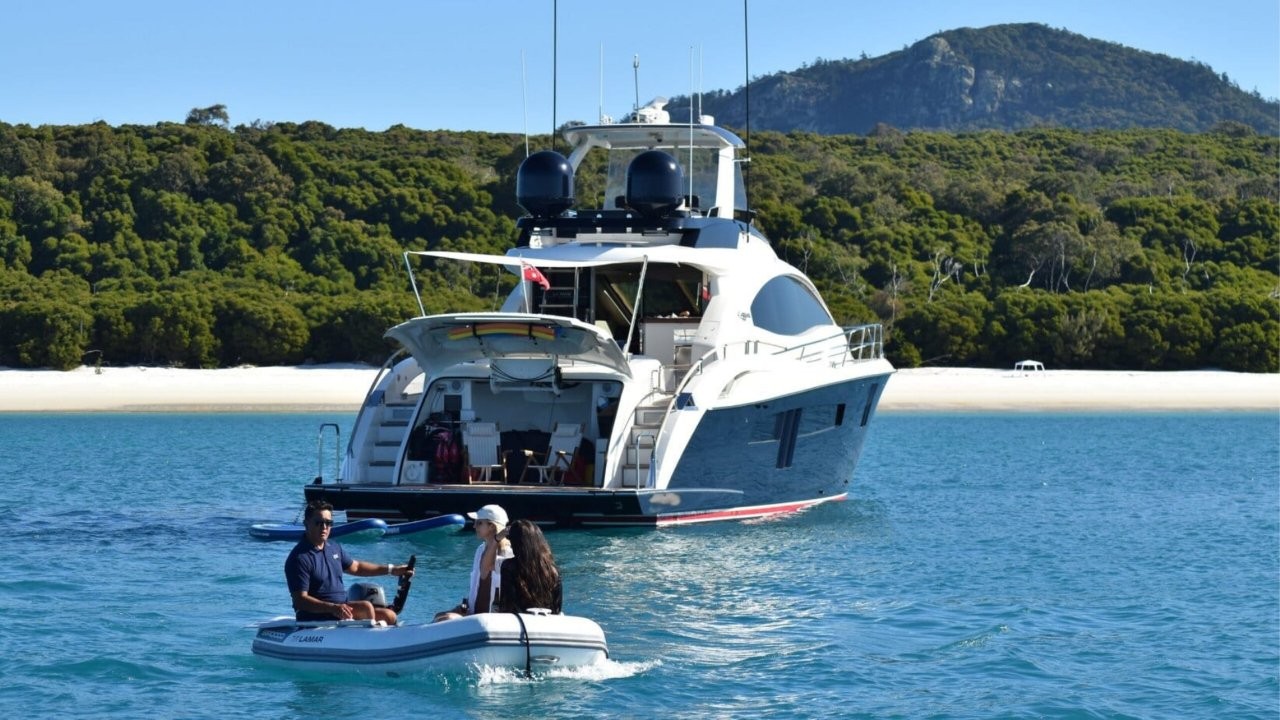 Hamilton Island luxury charter yacht La Mar at Whitehaven Beach