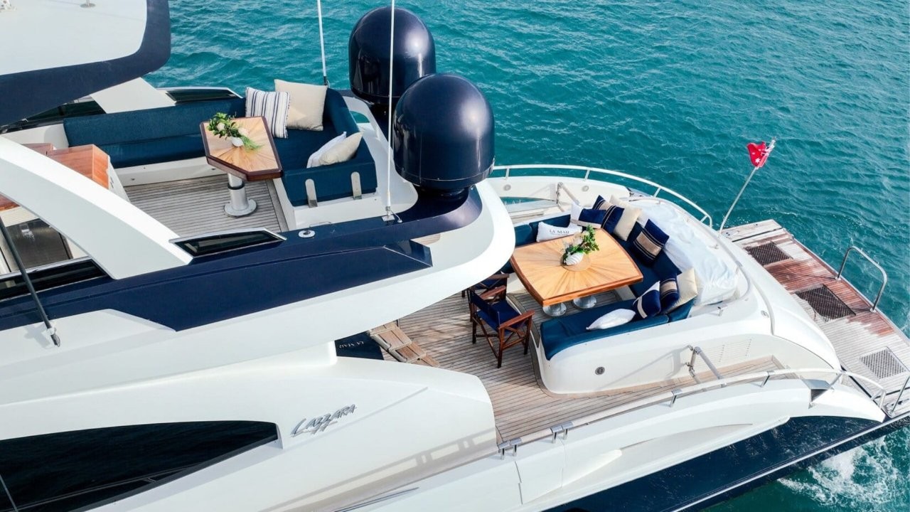 Hamilton Island luxury charter yacht La Mar