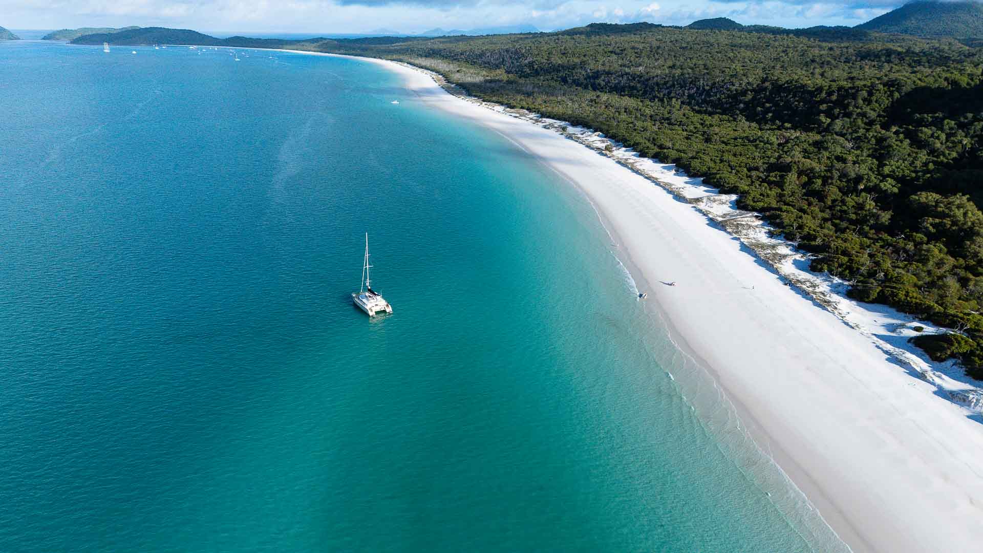 Whitsundays Yacht Charter - Whitehaven Beach YOTSPACE yacht charters