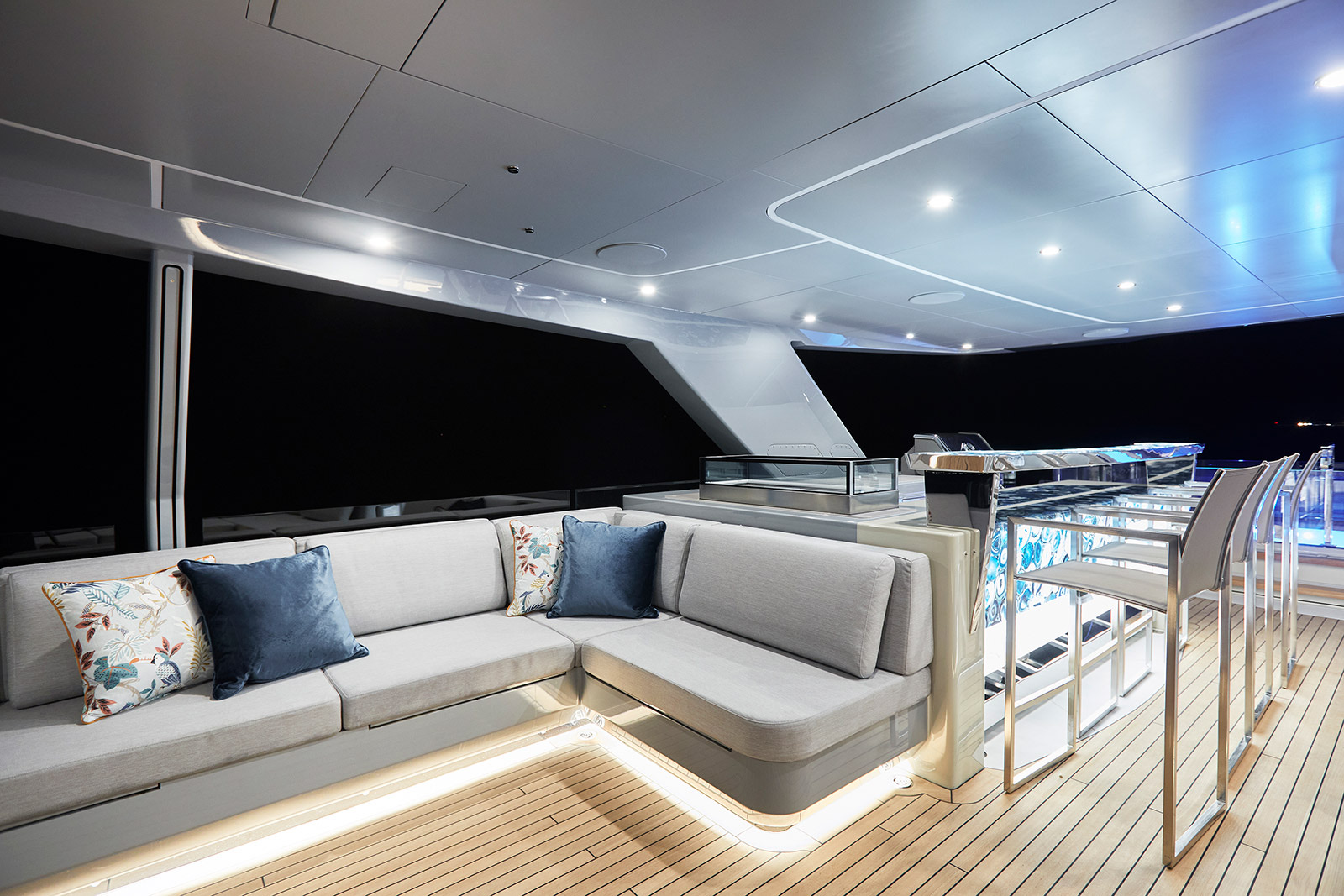 Sundeck Luxury Charter Yacht Pazienza