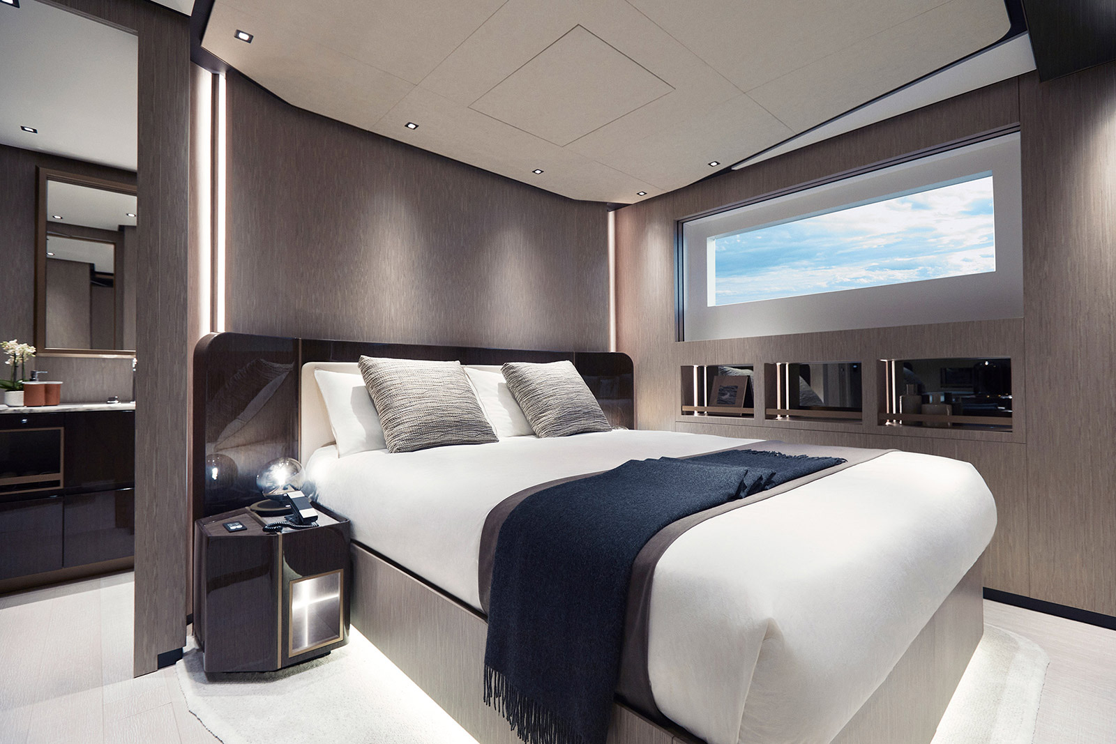 Double Cabin Luxury Charter Yacht Pazienza