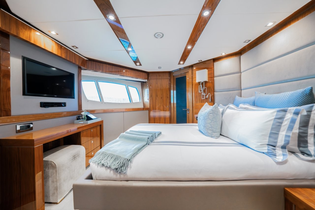 Double VIP Cabin - Superyacht Charter RASCAL 