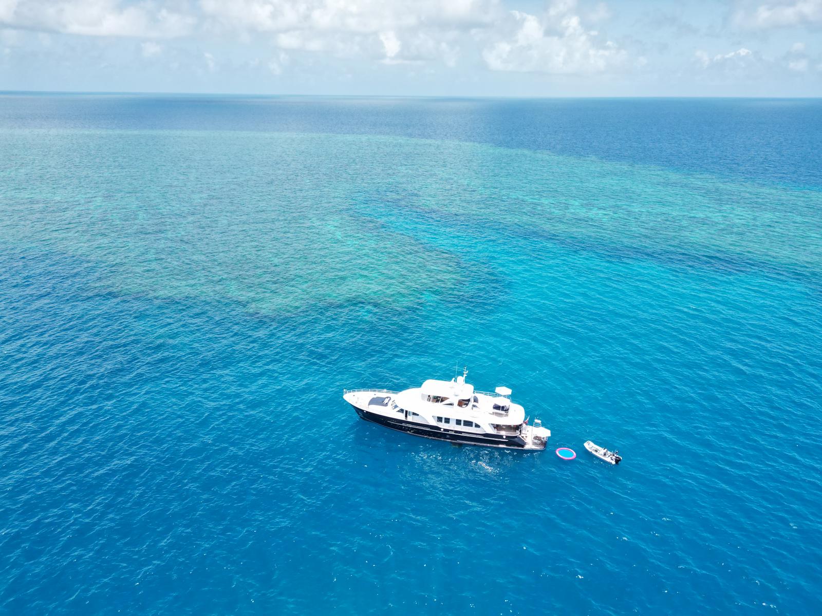 Explore the reef and Great Barrier Reef Whitsundays Luxury Yacht Charter Aurora 