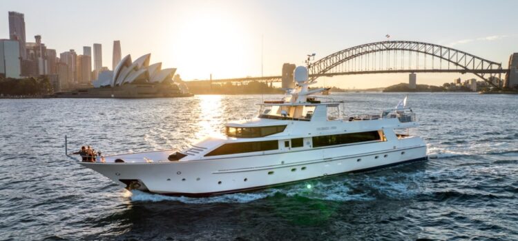 Best Time to Charter a Luxury Yacht in Sydney