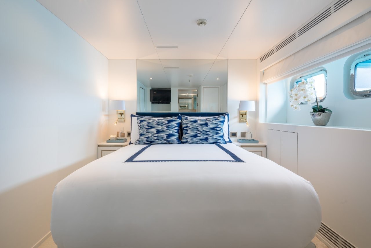 Guest Cabin Navy Superyacht Mischief 