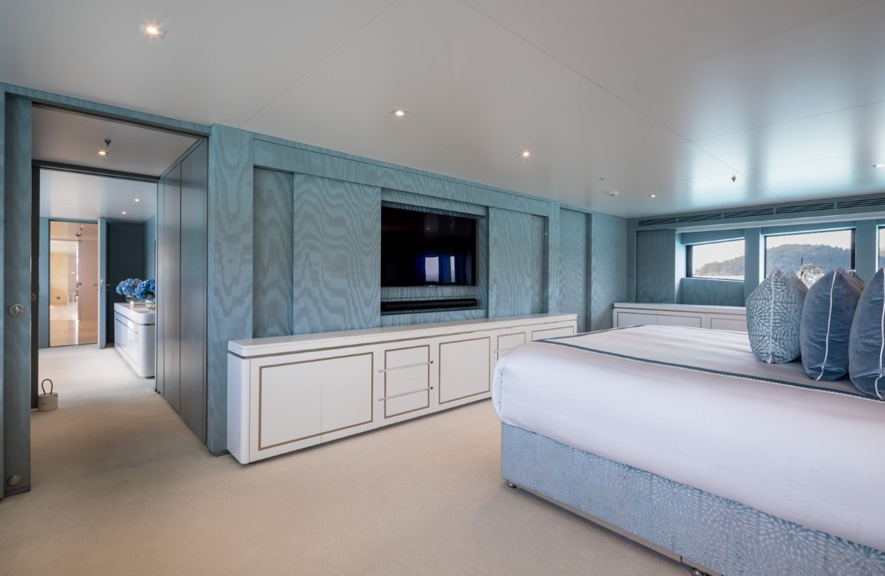 Master Cabin Superyacht Mischief 