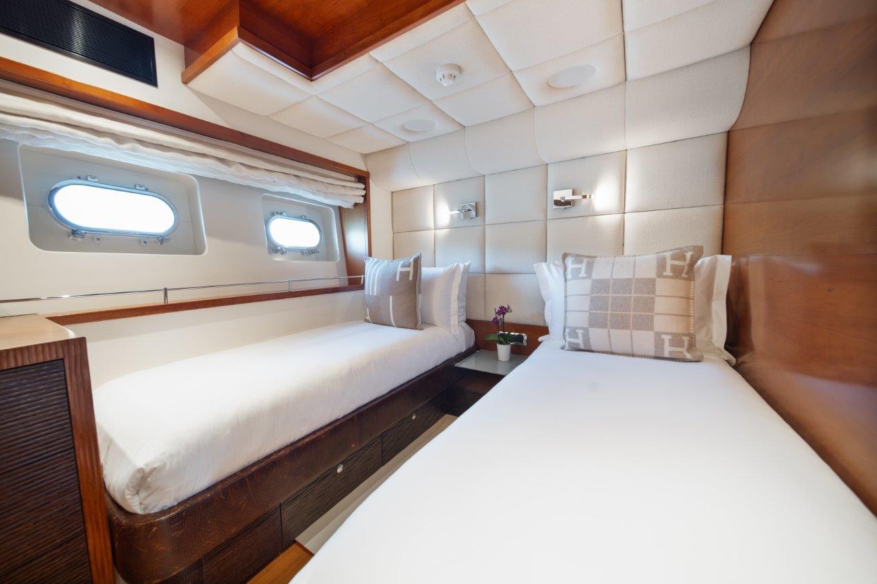 Superyacht Charter Little Perle - Whitsundays, Great Barrier Reef