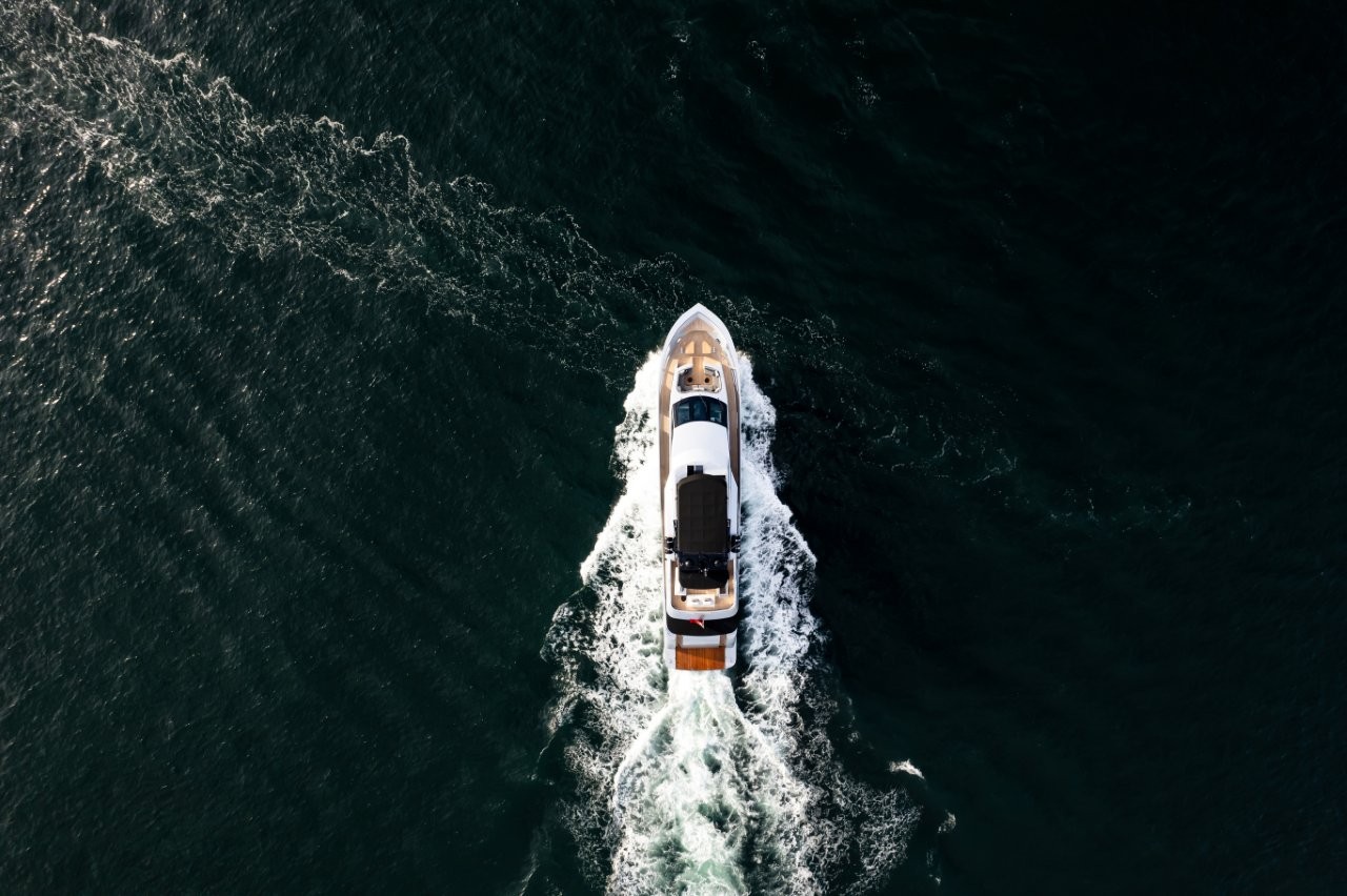 Luxury Charter Yacht - SHADOW Sydney Australia