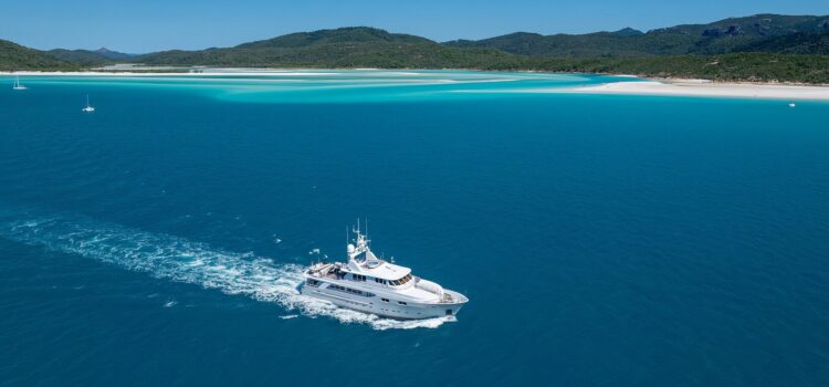 Best Time to Charter a Yacht in the Whitsundays