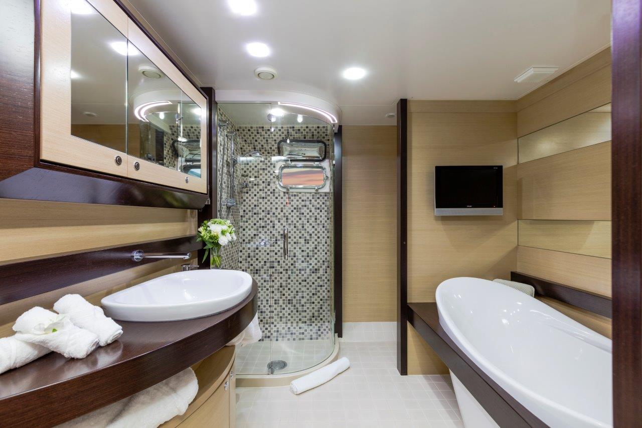 Master Ensuite - Whitsundays Charter Yacht TexasT 