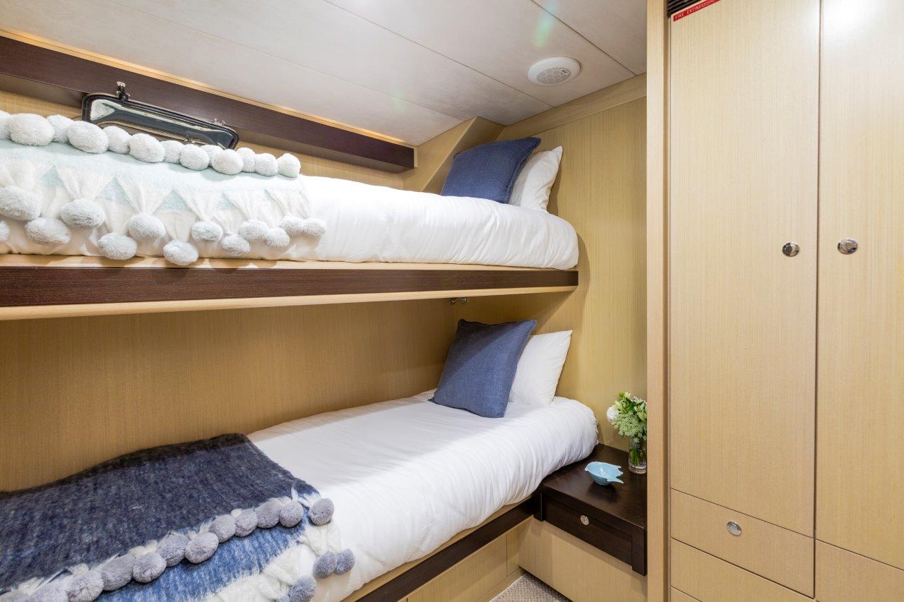 Twin Bunk Stateroom -Whitsundays Charter Yacht TexasT 