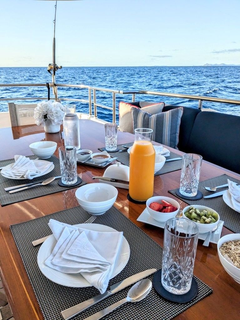 Breakfast Alfresco - Whitsundays Yacht Charter Aurora Great Barrier Reef