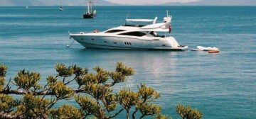 Hamilton Island Superyacht Day Charter Hamilton Island Superyacht Day Charter