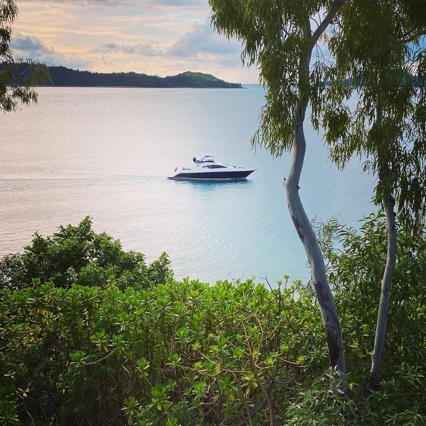 YOTSPACE luxury yacht charter Whitsundays | La Mar