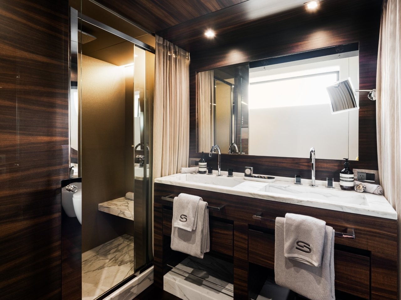 Luxury Stateroom Ensuite - Luxury Charter Yacht - SHADOW Sydney Australia